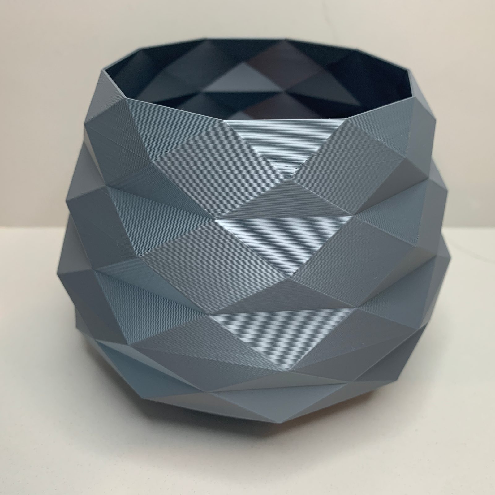 Low-Poly Twisted Geometric Vase